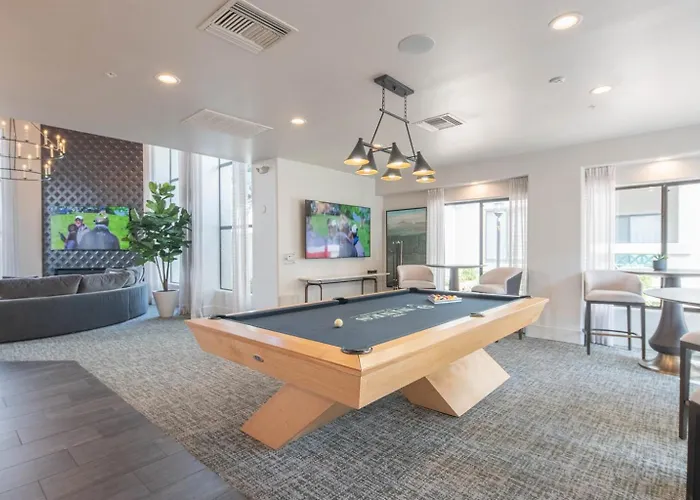 Remodeled King Bed Suite Sonoran Sunset Lounge *